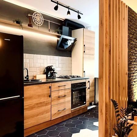Heart Of The City - Modern Studio With Balcony Apartman Bukarest Kültér fotó